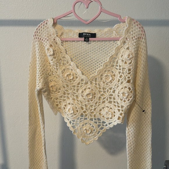 Crotchet crop top small size - Picture 3 of 7